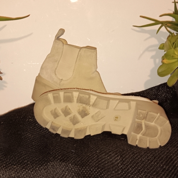 Steve Madden Howler Women Ankle Work Boots - Picture 10 of 13